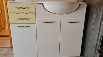 Predám kupelnovu skrinku a umyvadlo d91x 47