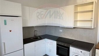 Ponúkame do prenájmu dva a pol izbový byt Škovránčia ul v Br