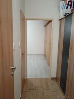 VEĽKÝ 1IZB S 2LOGGIA 49M2 SUPER LOKALITA