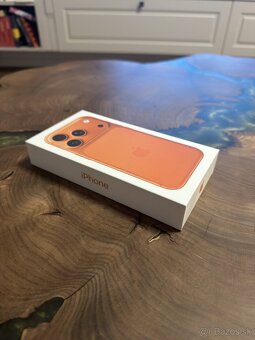 iPhone 17 Pro 256GB Cosmic Orange