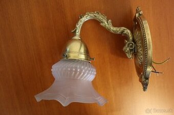 Starožitná nástenná lampa mosadzná.