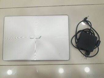ASUS  VIVOBOOK 15 SONIC MASTER