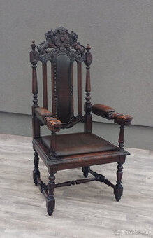 Stolička v štýle viktoriánskej neogotiky. - 1