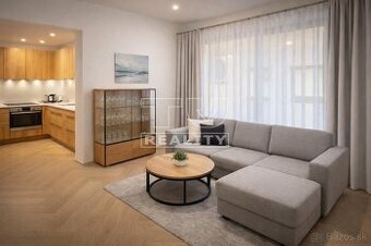 Pripravujeme 2 izbový luxusný byt na predaj v centre...