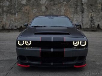 Dodge Challenger 6.2 SRT HELLCAT