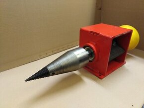 Špalíkovač štiepkovač za traktor drvič na konáre štiepačka