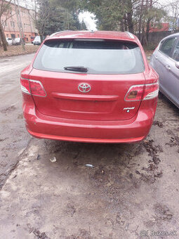 Rozpredám Toyota Avensis combi T27 2.0D 1AD-FTV