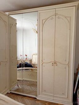 Predam zachovalu spalnu taliansku