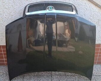 Kapota s maskou Škoda Superb 1 9910 čierna