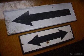 2x Smaltová tabuľka šipky 50cm a 35cm
