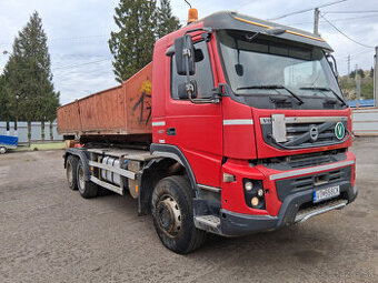 VOLVO FM Hákový nosič kontajnerov 6x6