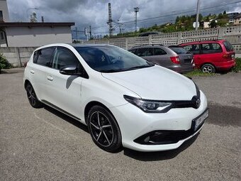 TOYOTA AURIS 1.6 i 97KW MT 6 r.v. 2018 EXECUTIVE