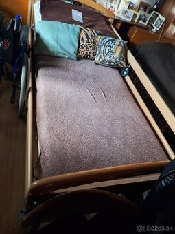Predám elektrickú polohovatelnu postel