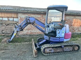 Báger KOMATSU PC38UU-2 3,8T