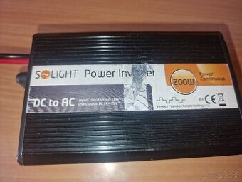 Menič napätia 12v na 230 v 200W