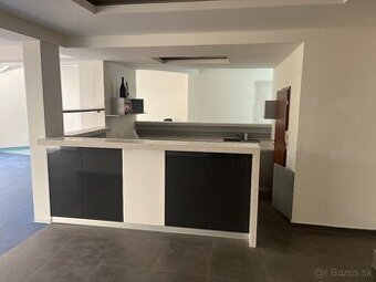 Barový pult / kuchynská linka + umývačka riadu electrolux