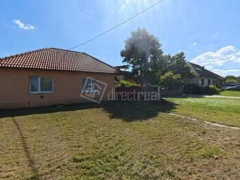 Rodinný dom s parádnym pozemkom v centre obce Nové Sad…