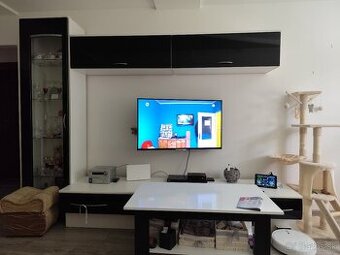 Obývacia stena komoda a konferenčný stolík