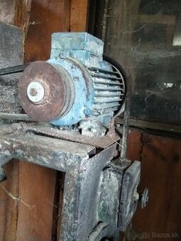 Kladivkový šrotovnik