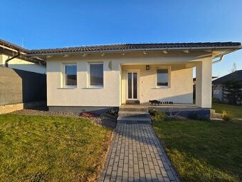 NADŠTANDARDNÝ RODINNÝ DOM LEVICE