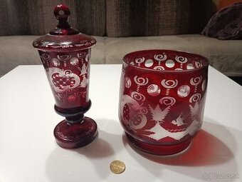 Rubínové brúsené sklo – dóza + miska (ČSSR)