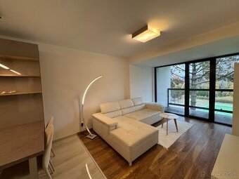 Na predaj štýlový 2-izbový apartmán s loggiou v Piešťanoch