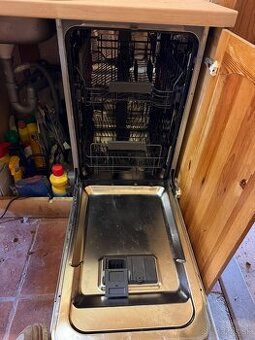 Umyvacka riadu vstavana