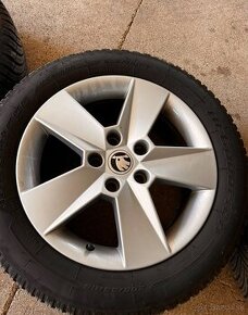Celoročné Octavia scout  Škoda /vw 5x112 205/55 R16