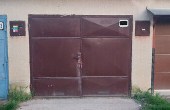 Garáž s montážnou jamou a pivnicou, Nové Mesto nad Váhom