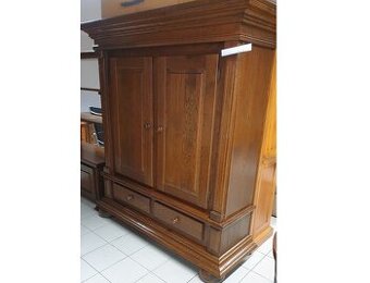 Skriňa šatníková robustný model