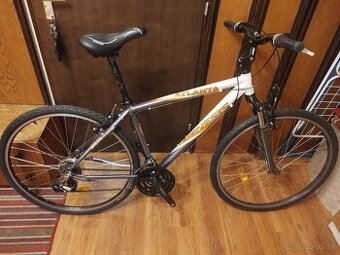 {44} Crossový bicykel Genesis Atlanta