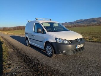 VW Caddy 1.6 TDI - Navigácia, klíma, vyhrievané sedačky