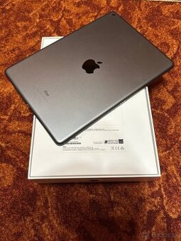 Predám APPLE iPad 10.2 64GB 2021 + Smart Keyboard + pencil