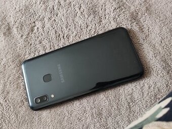 Samsung Galaxy A20e cierna - CITAJ INZERAT