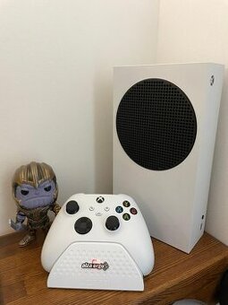 Xbox Series S 512 Gb + nabíjačka na gamepad