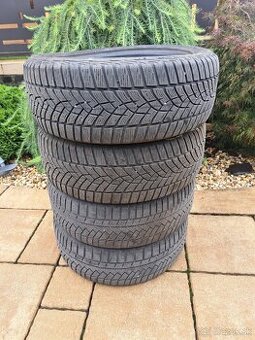 Zimné pneumatiky 215/55 R17