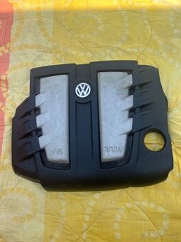 Predám kryt motora na VW Tuarek 3.0 TDi V6
