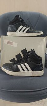 chlapčenskè botasky značky Adidas