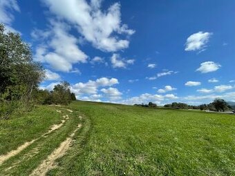 Nadherný slnečný pozemok v Rohoznej na predaj
