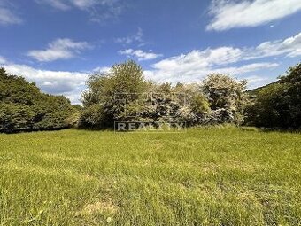 NA PREDAJ VÝNIMOČNÝ POZEMOK V SRDCI PRÍRODY O ROZLOHE...