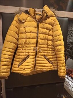 Žltá zimná bunda