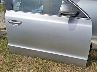 Predné práve dvere Škoda Superb 2 9156