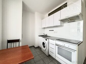 Na predaj priestranný 2-i. byt s balkónom, M.Nešpora, Holíč