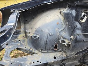 Predné vnútorné blatníky mercedes w210