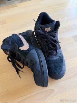 NIKE zlatá/čierna - 37.5 velkost