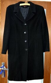 Čierny kabátik
