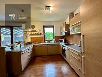 TRNAVA REALITY - Na predaj zariadený 5-izbový RD Leopoldov N