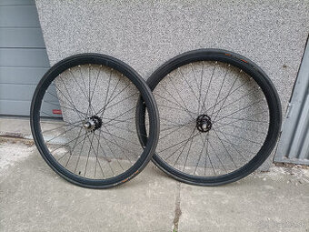 Fixed gear/single speed 700c kolesa Santafixie