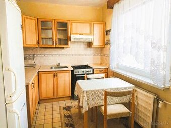 Lučenec, Gen. Svobodu – priestranný 3-izbový byt, 73 m2 –