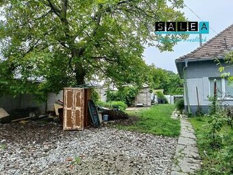 ZNÍŽENÁ CENA Pozemok s rodinným domom v Tešedíkove